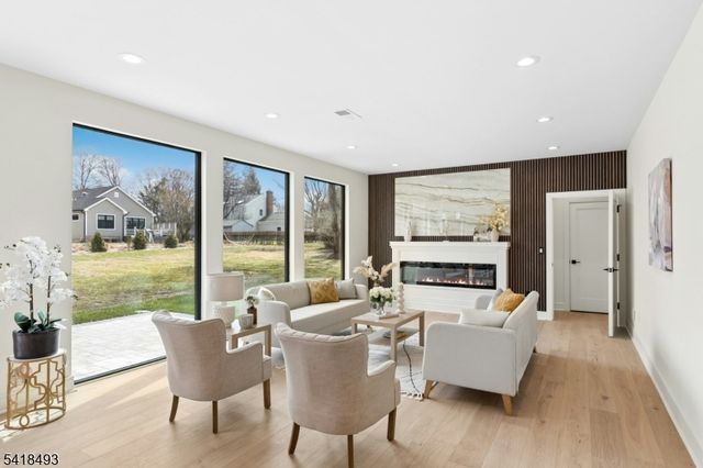 32 Garibaldi St, Bernardsville Boro, NJ 07924