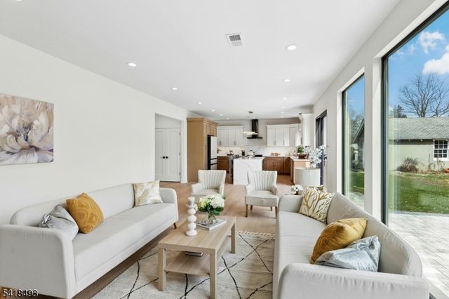 32 Garibaldi St, Bernardsville Boro, NJ 07924