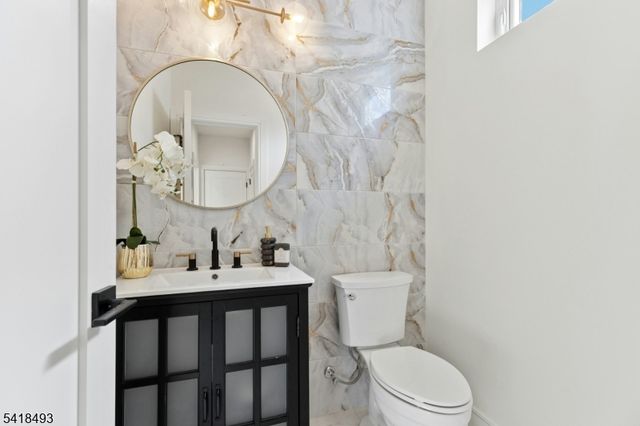 32 Garibaldi St, Bernardsville Boro, NJ 07924