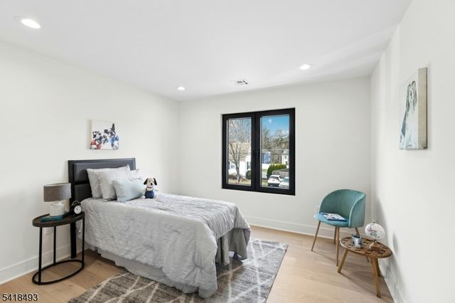 32 Garibaldi St, Bernardsville Boro, NJ 07924