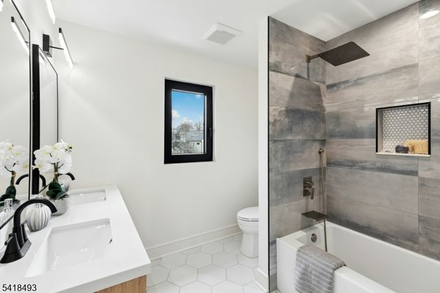 32 Garibaldi St, Bernardsville Boro, NJ 07924