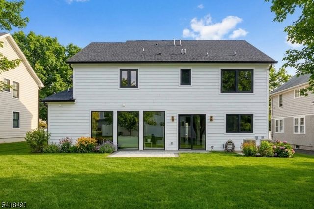 32 Garibaldi St, Bernardsville Boro, NJ 07924