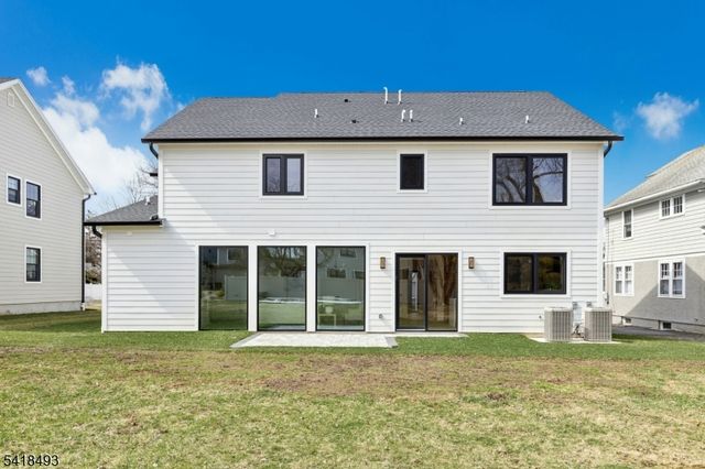 32 Garibaldi St, Bernardsville Boro, NJ 07924