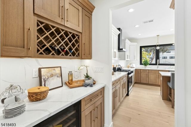 32 Garibaldi St, Bernardsville Boro, NJ 07924