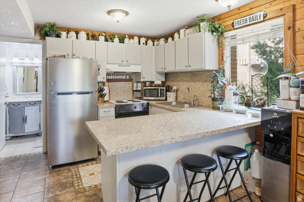 Image 14 of property listing at 1332 MILLCREEK DR #1, Ogden, UT 84404