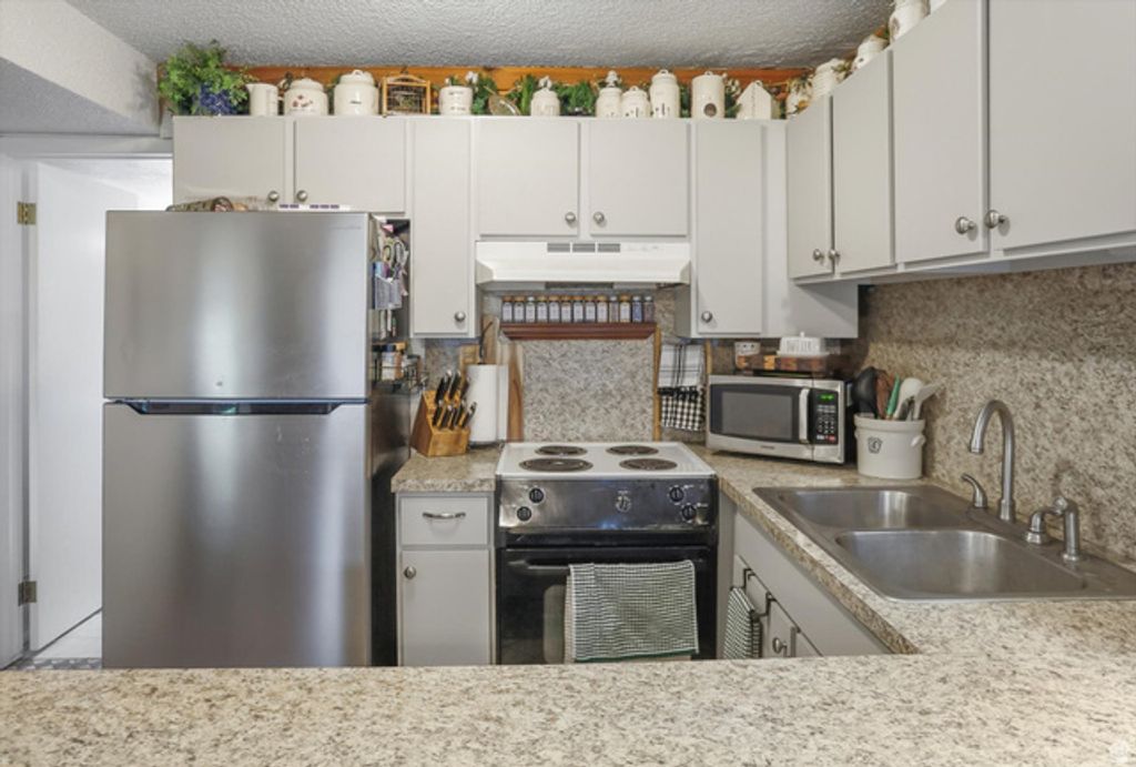 Image 16 of property listing at 1332 MILLCREEK DR #1, Ogden, UT 84404