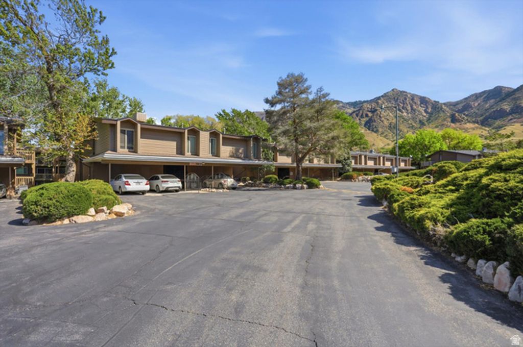 Image 29 of property listing at 1332 MILLCREEK DR #1, Ogden, UT 84404