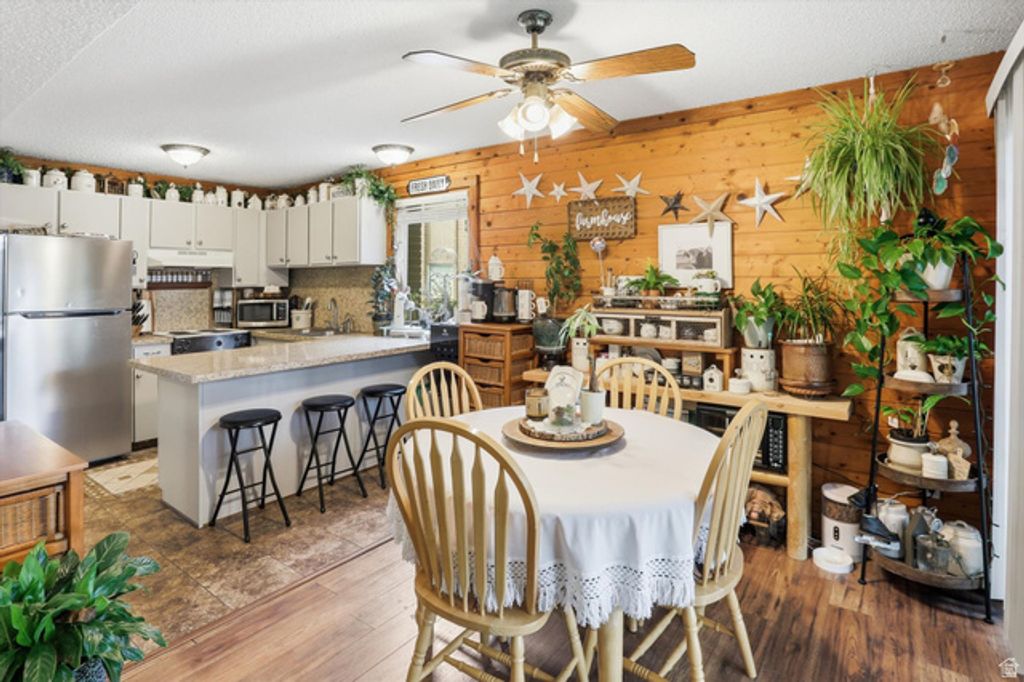 Image 10 of property listing at 1332 MILLCREEK DR #1, Ogden, UT 84404