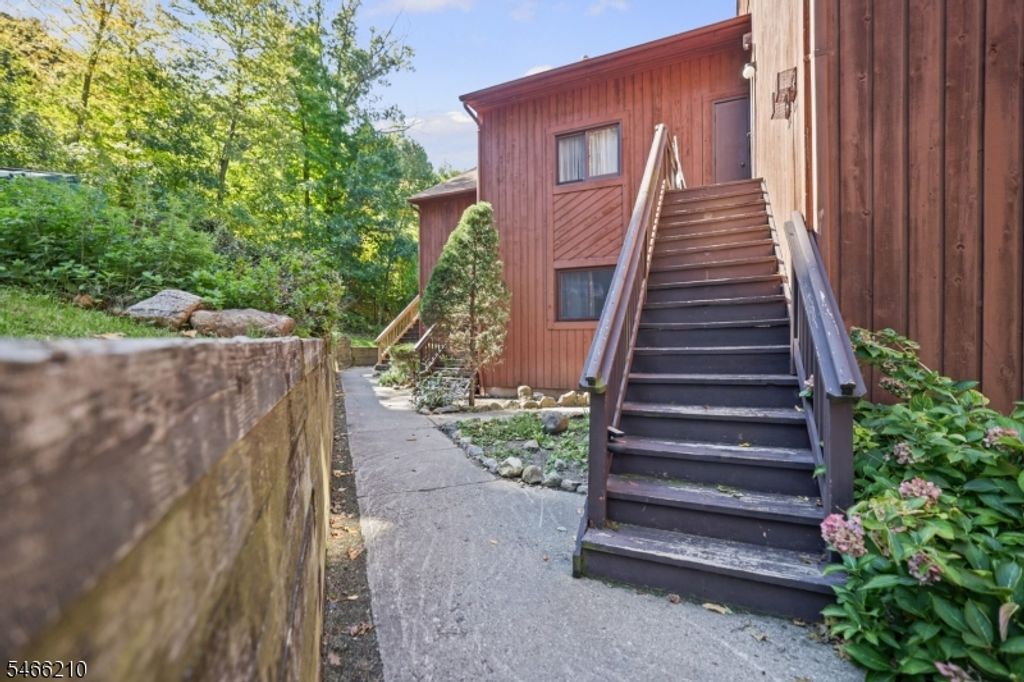 1 Red Lodge Dr, Unit 6, Vernon Twp., NJ 07462 — photo 4