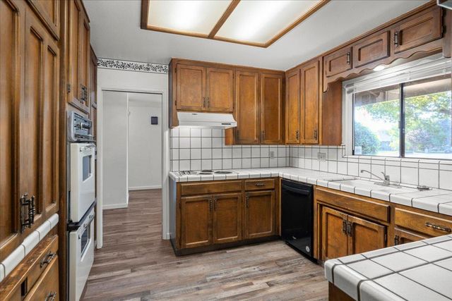 2137 Candlewood Pl, Riverbank, CA 95367