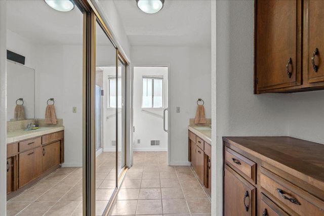 2137 Candlewood Pl, Riverbank, CA 95367