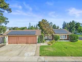 2137 Candlewood Pl, Riverbank, CA 95367