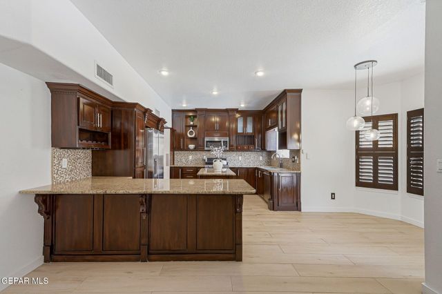 6633 WIND RIDGE Drive, El Paso, TX 79912
