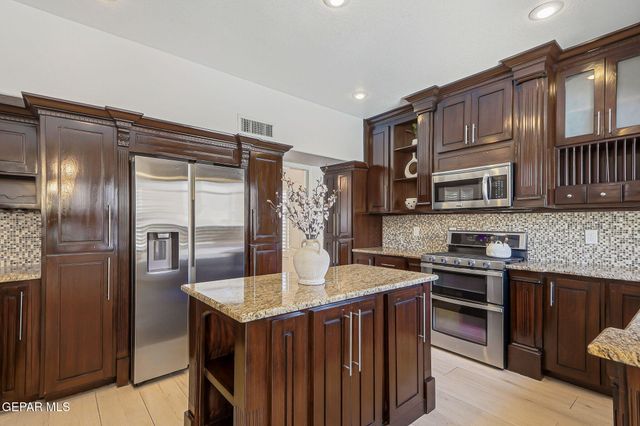6633 WIND RIDGE Drive, El Paso, TX 79912