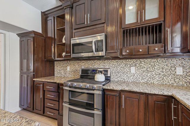 6633 WIND RIDGE Drive, El Paso, TX 79912