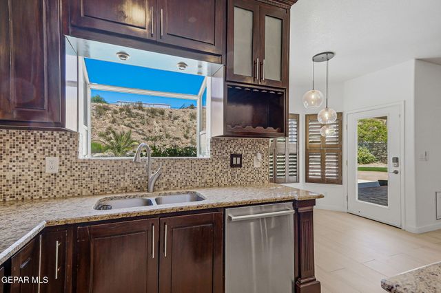 6633 WIND RIDGE Drive, El Paso, TX 79912