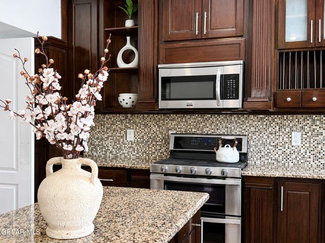 6633 WIND RIDGE Drive, El Paso, TX 79912