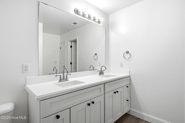 122 Pond View Circle, Hampstead, NC 28443
