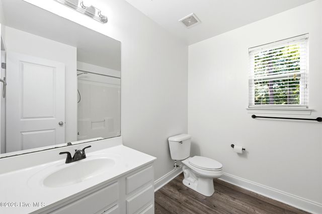 122 Pond View Circle, Hampstead, NC 28443