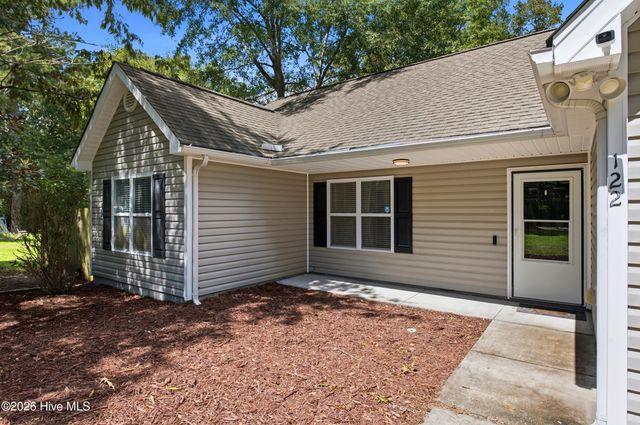 122 Pond View Circle, Hampstead, NC 28443