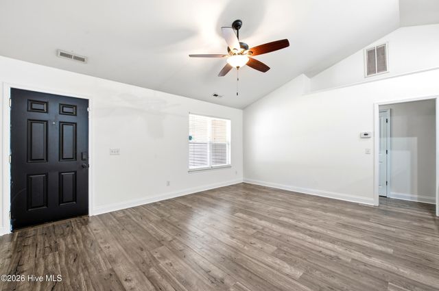 122 Pond View Circle, Hampstead, NC 28443
