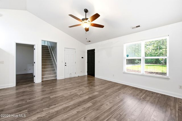 122 Pond View Circle, Hampstead, NC 28443