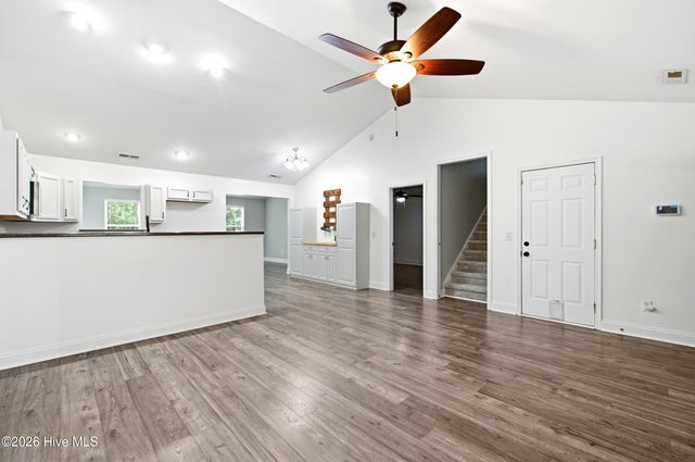 122 Pond View Circle, Hampstead, NC 28443