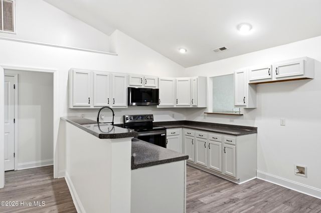 122 Pond View Circle, Hampstead, NC 28443