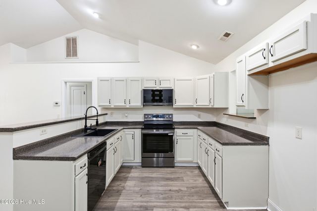 122 Pond View Circle, Hampstead, NC 28443
