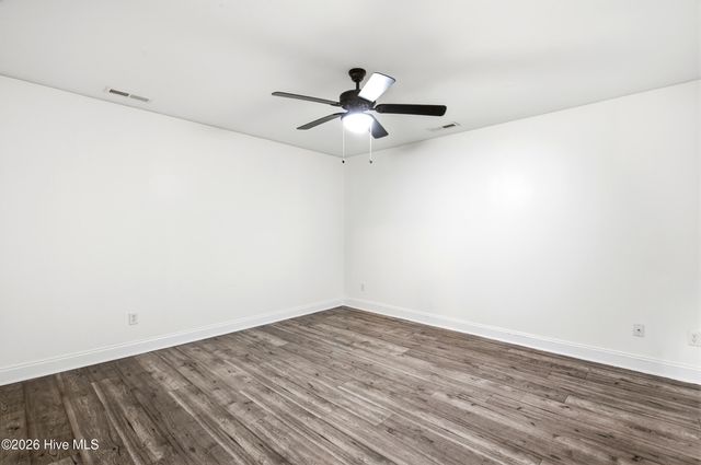 122 Pond View Circle, Hampstead, NC 28443