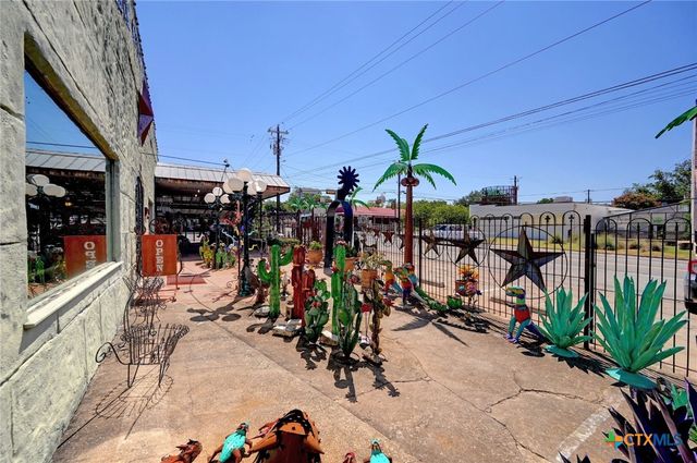 100 W Main Street, Johnson City, TX 78636