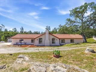 42704 Deep Forest Drive, Coarsegold, CA 93614