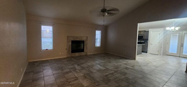 11132 CATHERINE SLUTTER Lane, Socorro, TX 79927