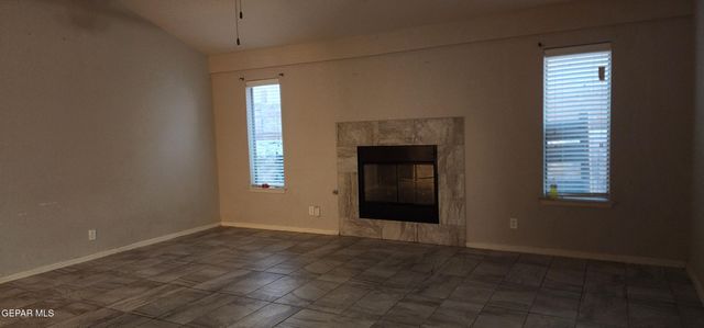 11132 CATHERINE SLUTTER Lane, Socorro, TX 79927