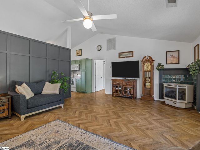 422 Lily Pond Lane, Taylors, SC 29687