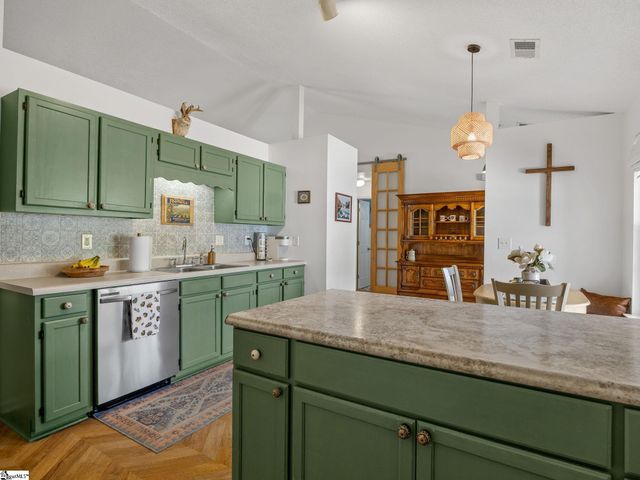 422 Lily Pond Lane, Taylors, SC 29687