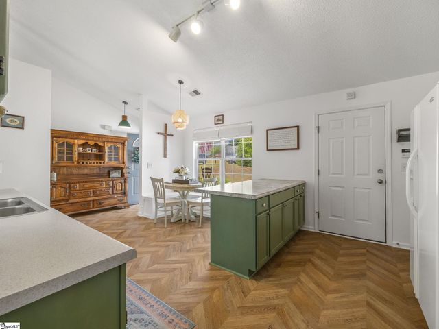 422 Lily Pond Lane, Taylors, SC 29687