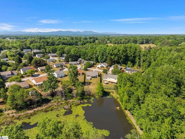 422 Lily Pond Lane, Taylors, SC 29687
