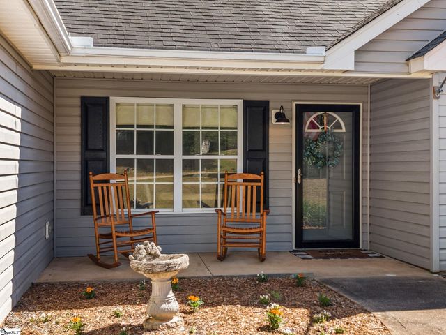 422 Lily Pond Lane, Taylors, SC 29687