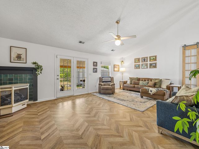 422 Lily Pond Lane, Taylors, SC 29687