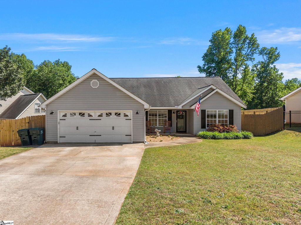 422 Lily Pond Lane, Taylors, SC 29687