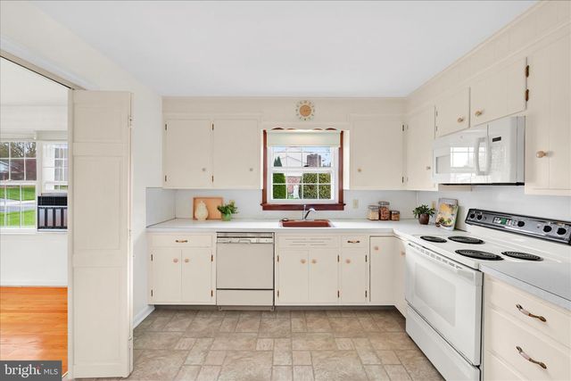 29 MAYFIELD DR, Leola, PA 17540