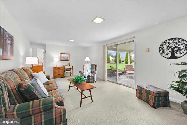 29 MAYFIELD DR, Leola, PA 17540