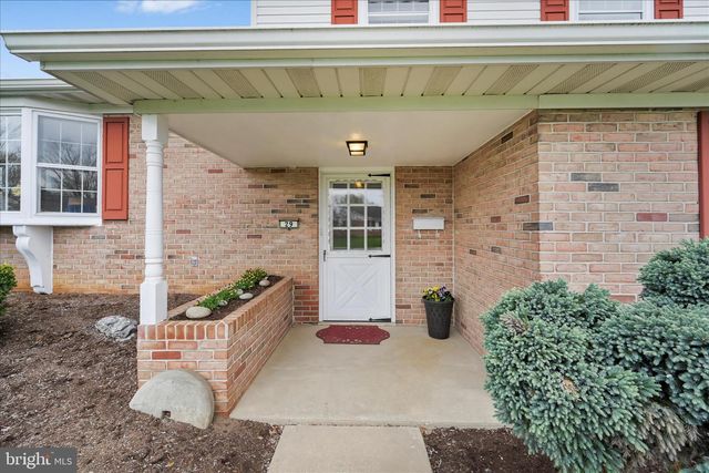 29 MAYFIELD DR, Leola, PA 17540