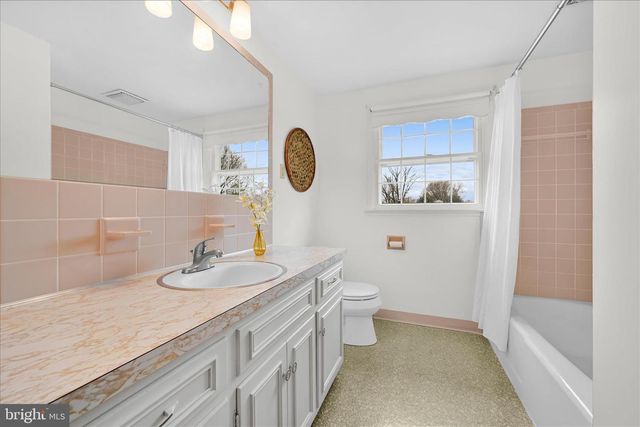 29 MAYFIELD DR, Leola, PA 17540
