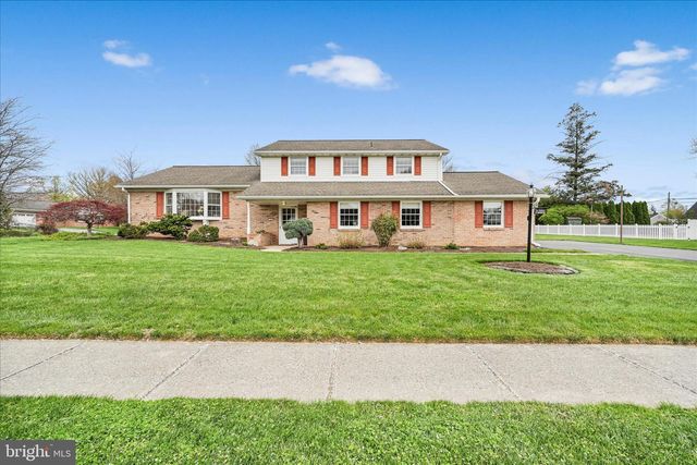 29 MAYFIELD DR, Leola, PA 17540
