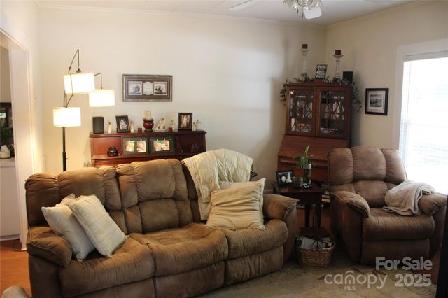 436 E Oakwood Avenue, Albemarle, NC 28001