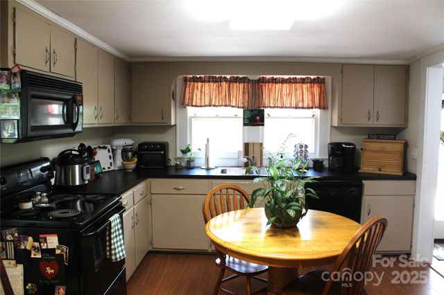 436 E Oakwood Avenue, Albemarle, NC 28001
