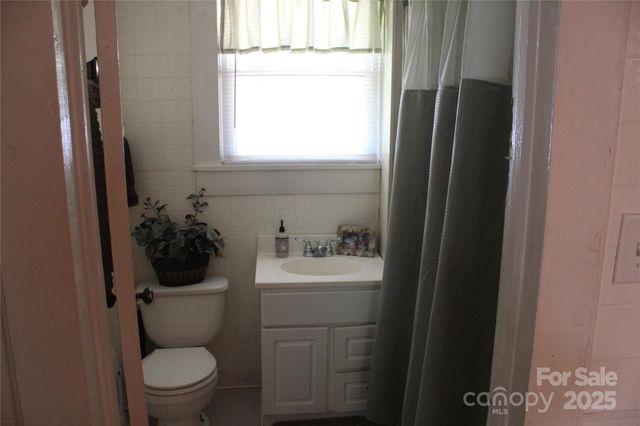 436 E Oakwood Avenue, Albemarle, NC 28001