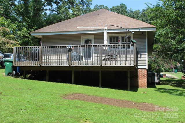 436 E Oakwood Avenue, Albemarle, NC 28001